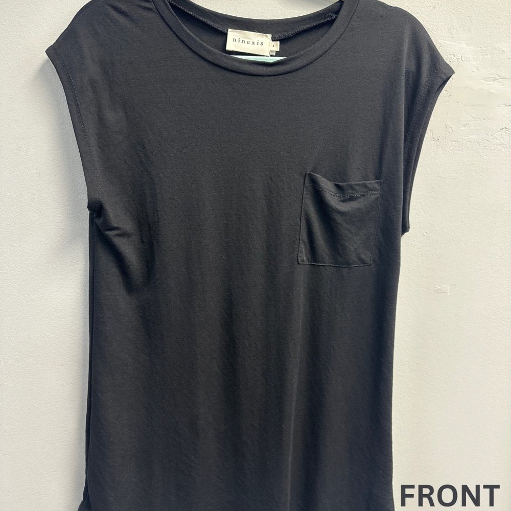 ROUND NECK ONE POCKET SLEEVELESS TSHIRT TOP-BLACK